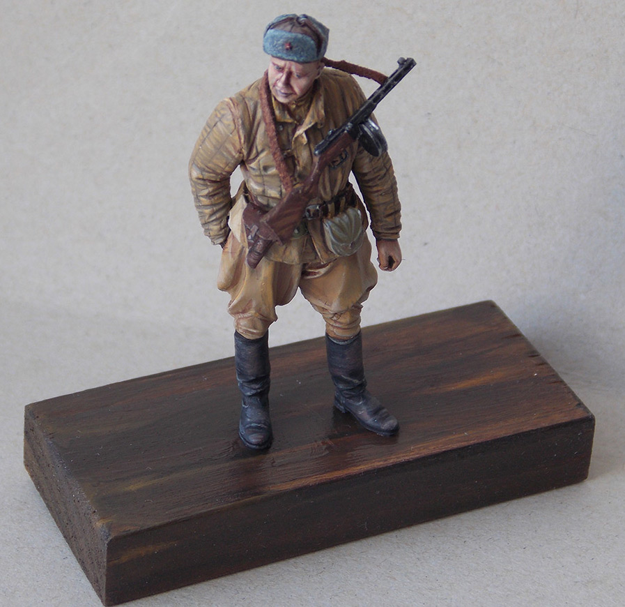 Figures: Red Army soldier at rest, photo #15