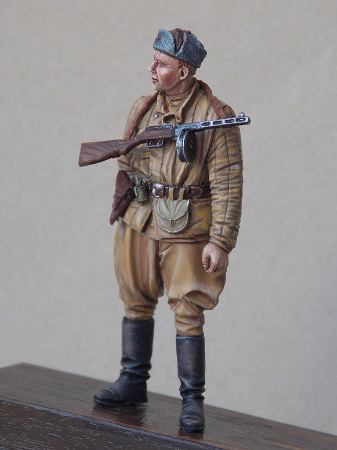 Figures: Red Army soldier at rest, photo #7