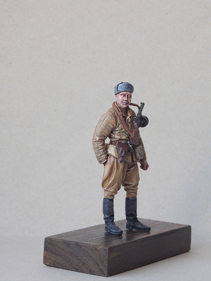 Figures: Red Army soldier at rest, photo #9