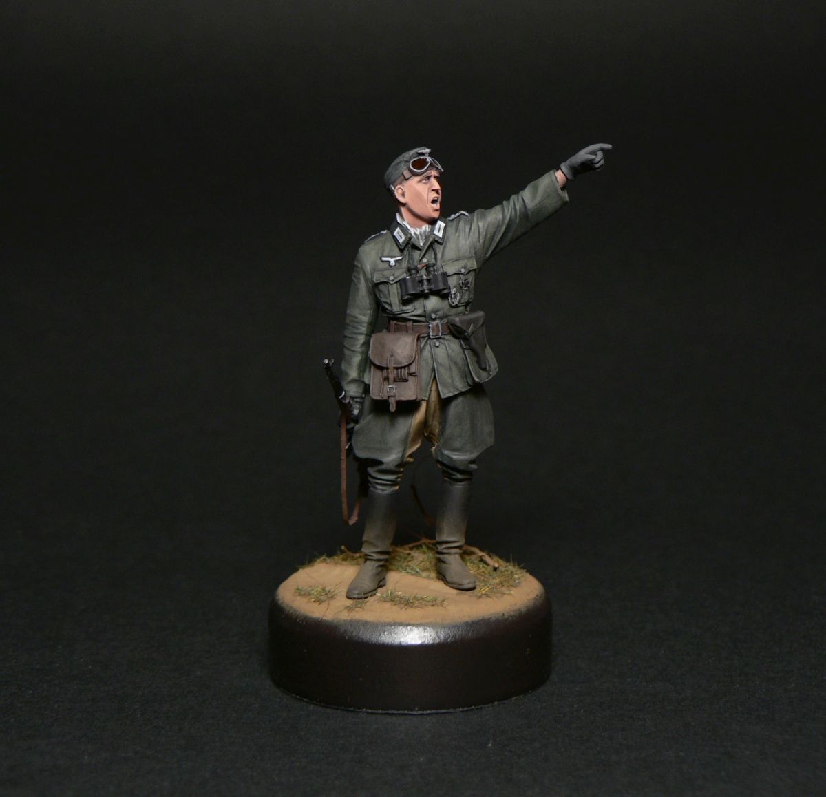 Figures: Oberleutnant, photo #1