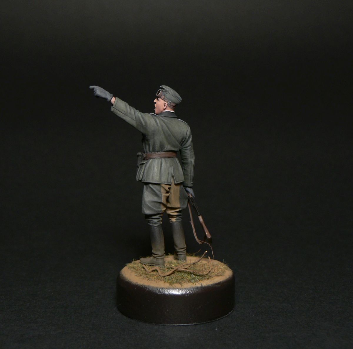 Figures: Oberleutnant, photo #2
