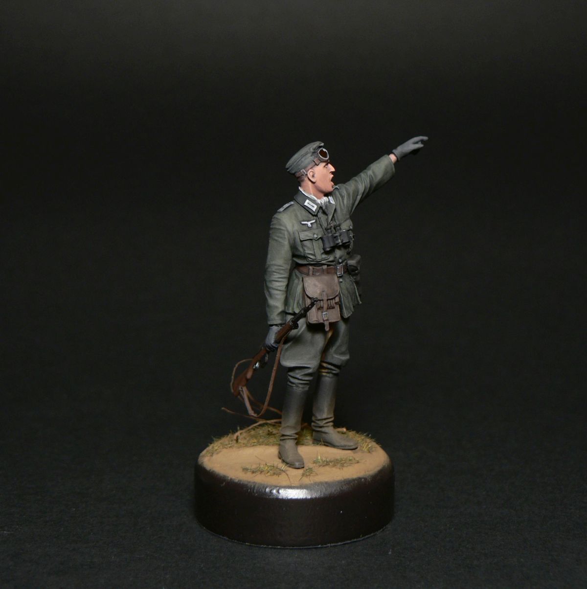 Figures: Oberleutnant, photo #3