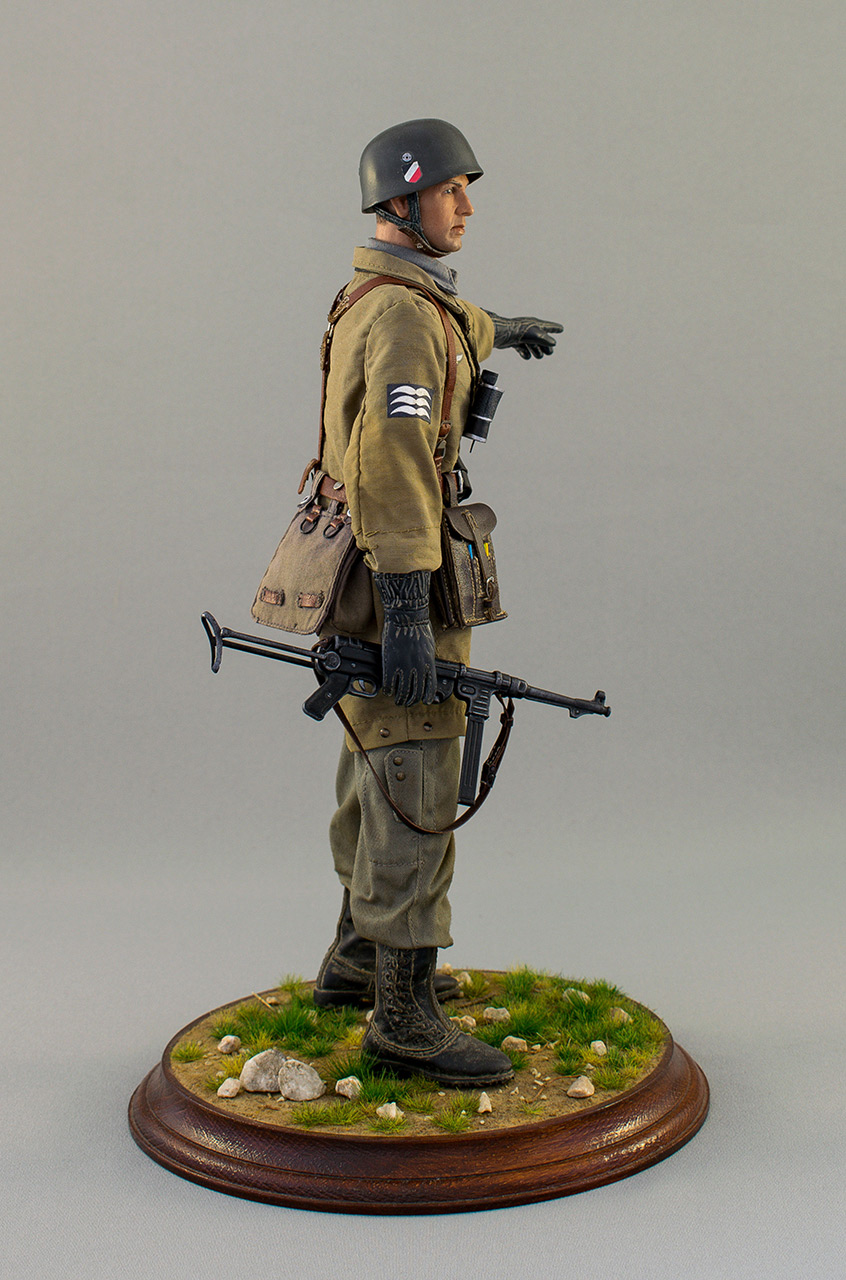 Figures: Luftwatte paratrooper. Crete, May 1941, photo #3