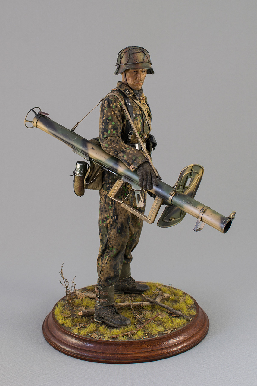 Figures: Sherman hunter. France, Fall 1944, photo #3