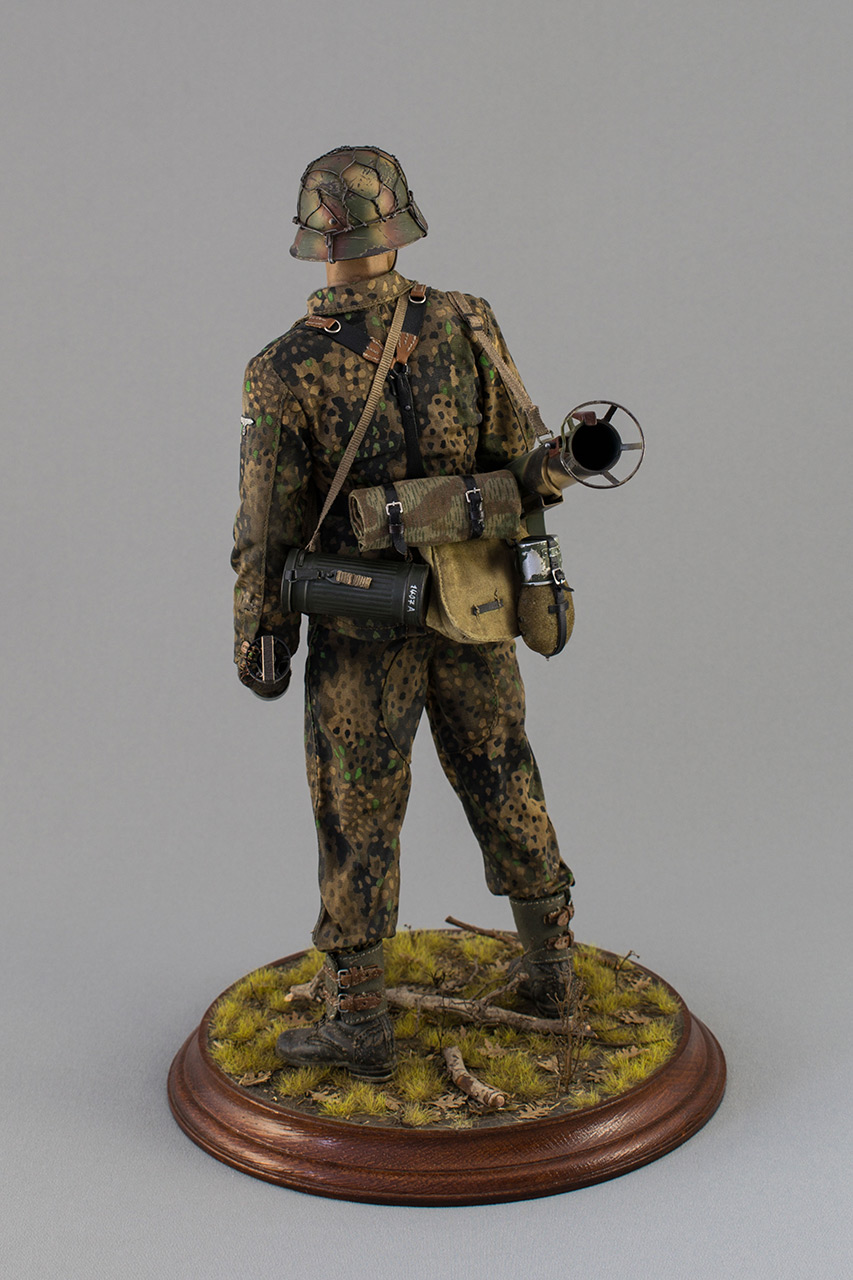 Figures: Sherman hunter. France, Fall 1944, photo #7