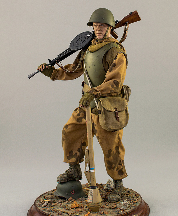 Figures: Soviet assault trooper, Germany, 1945