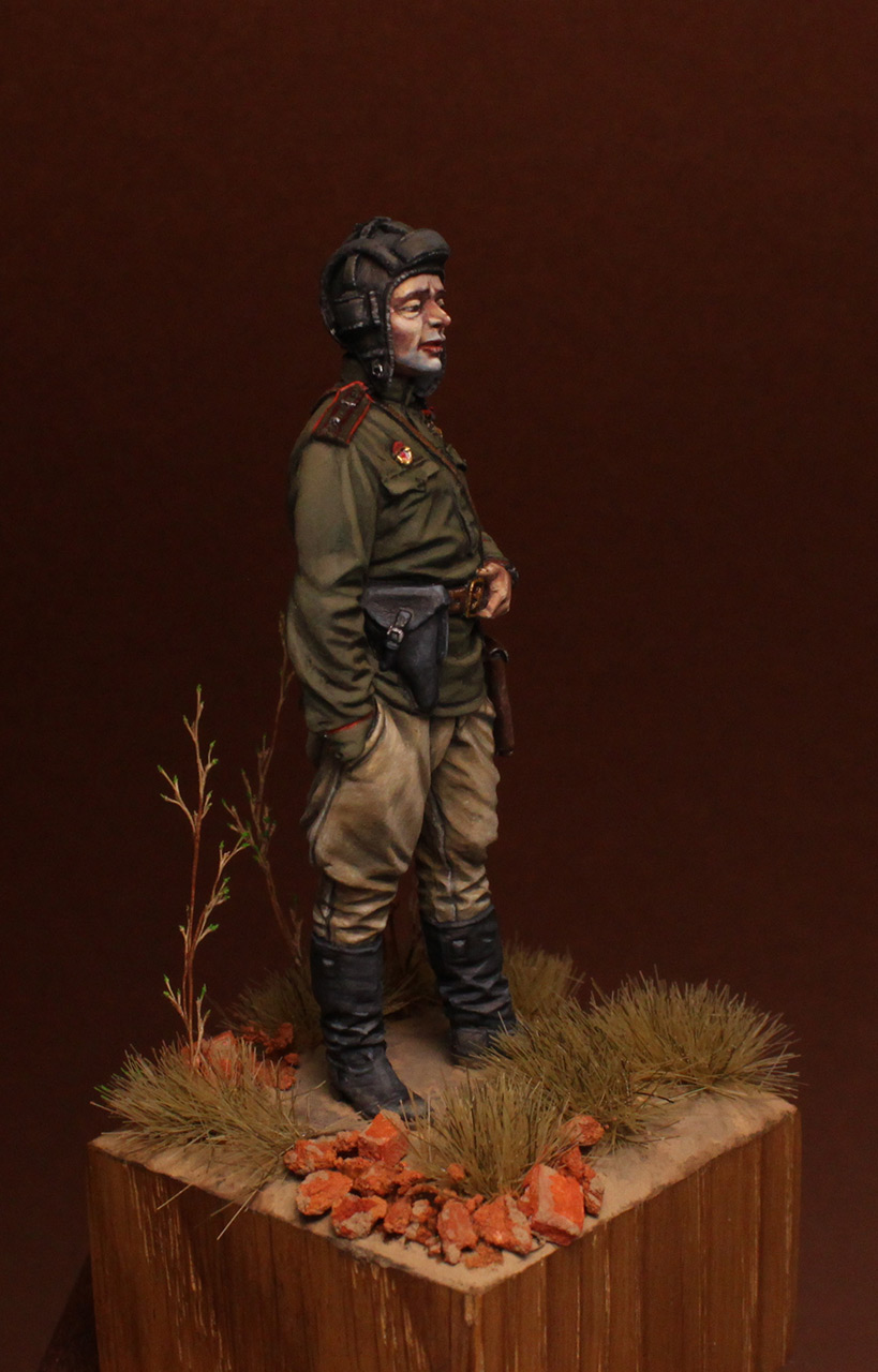 Figures: Commander of tank battalion, 1945, photo #8