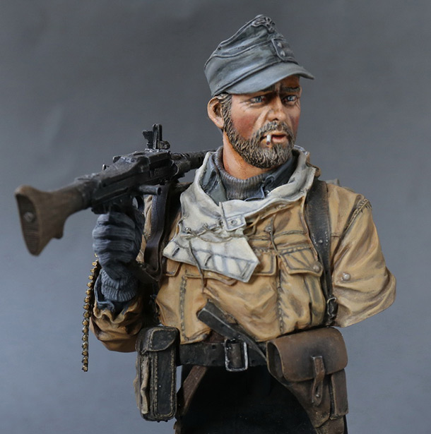 Figures: Machine gunner of 1st mountain div.