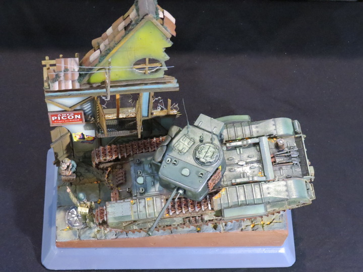 Dioramas and Vignettes: It's dangerous to stay here!, photo #8