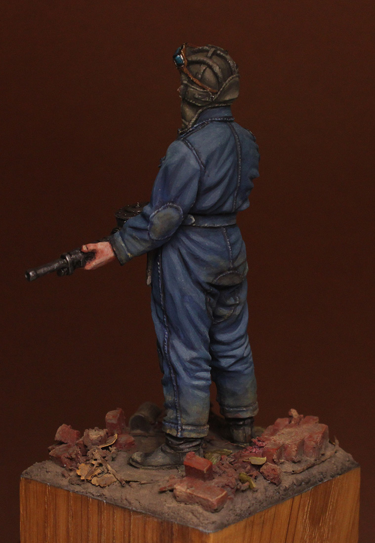 Figures: Tank crewman with DT-29, 1943-45, photo #4
