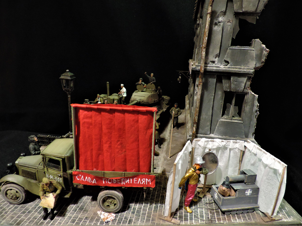 Dioramas and Vignettes: Let us live and sing, photo #11