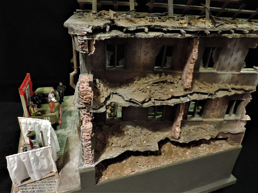 Dioramas and Vignettes: Let us live and sing, photo #4