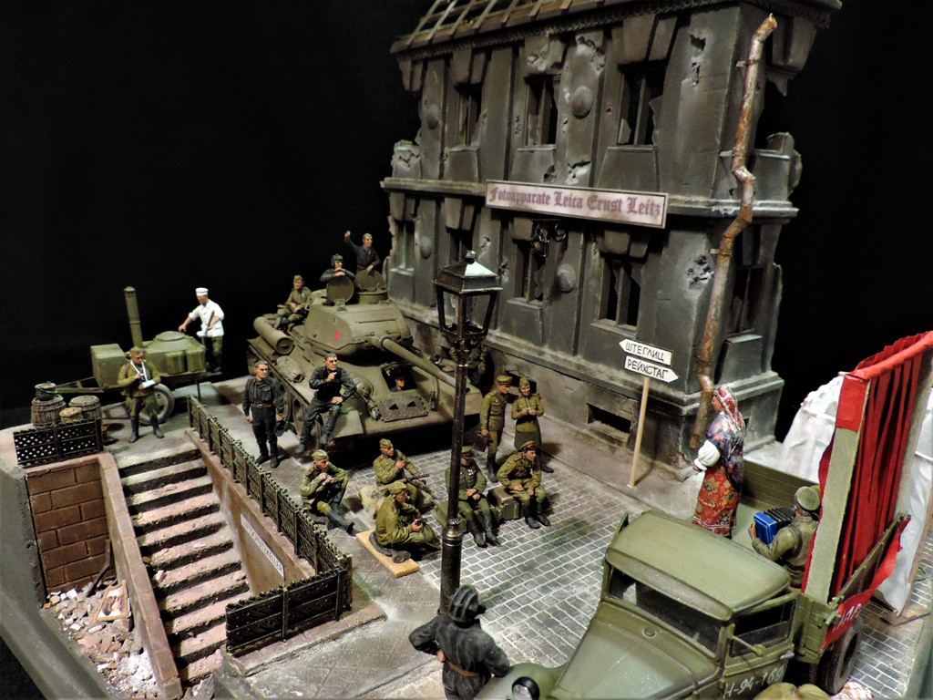 Dioramas and Vignettes: Let us live and sing, photo #9