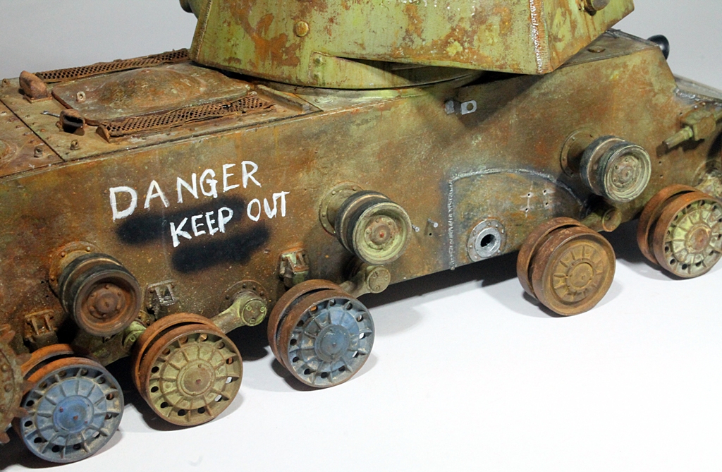 Dioramas and Vignettes: KV-1 at restoration, photo #21