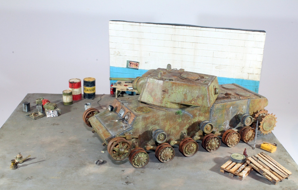 Dioramas and Vignettes: KV-1 at restoration, photo #6
