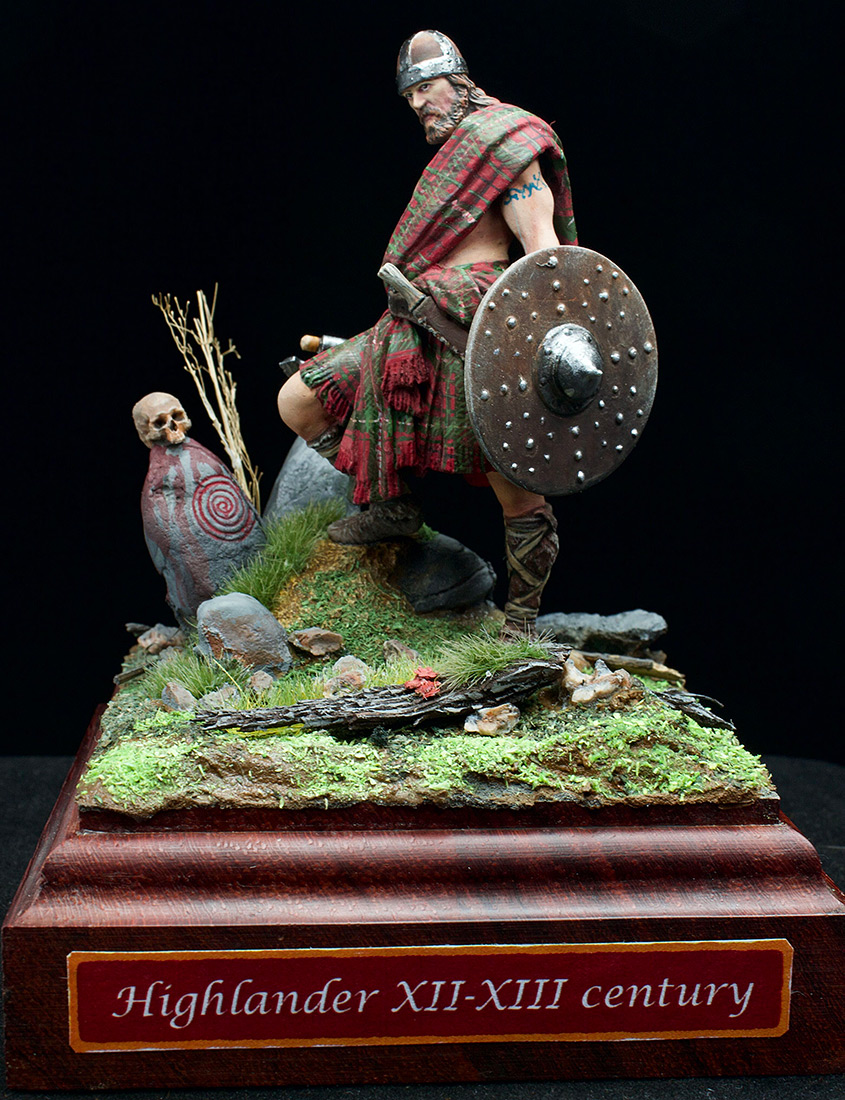 Figures: Highlander, 12-13th A.D., photo #1