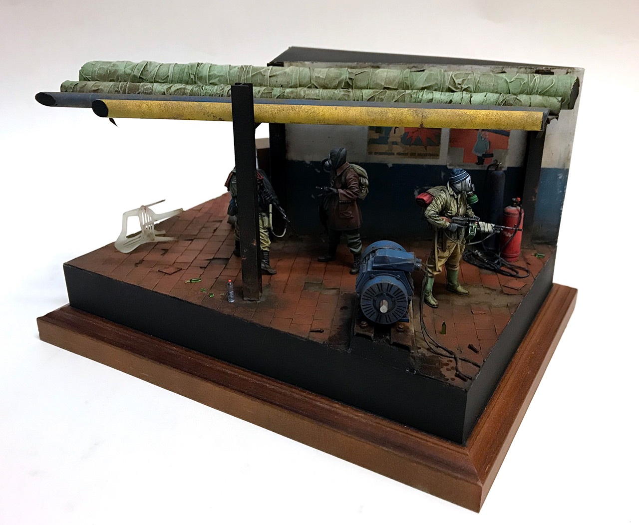 Dioramas and Vignettes: Emergency group, photo #2