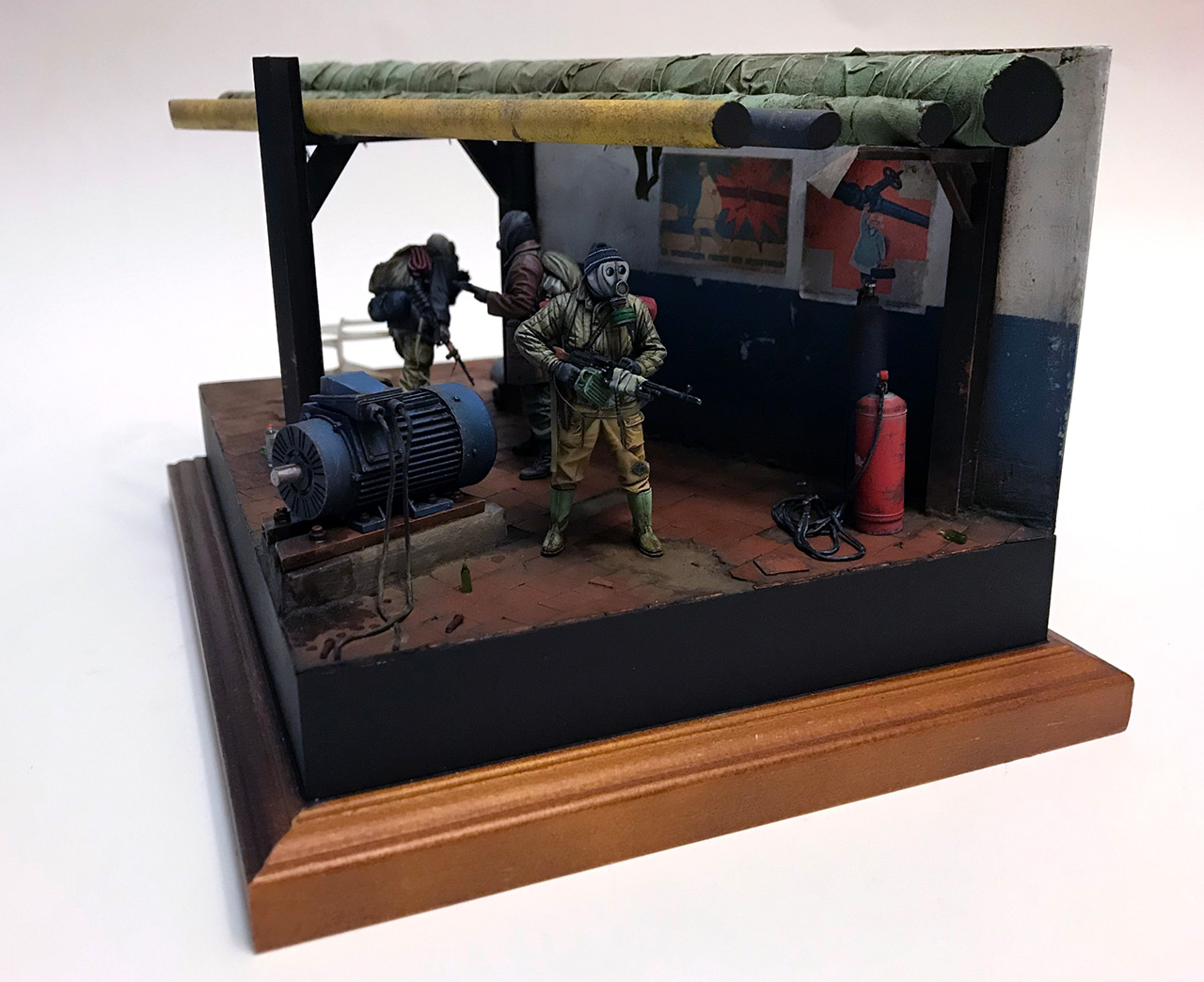 Dioramas and Vignettes: Emergency group, photo #4
