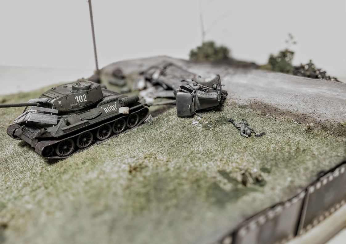 Dioramas and Vignettes: Four tankmen and dog. Betting with Death, photo #5
