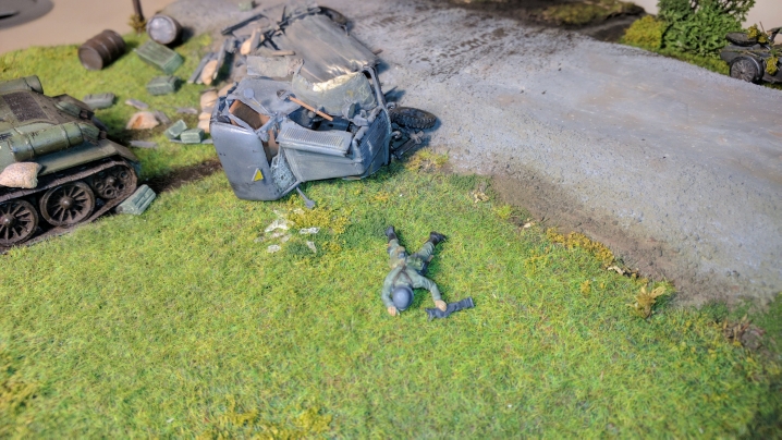 Dioramas and Vignettes: Four tankmen and dog. Betting with Death, photo #9