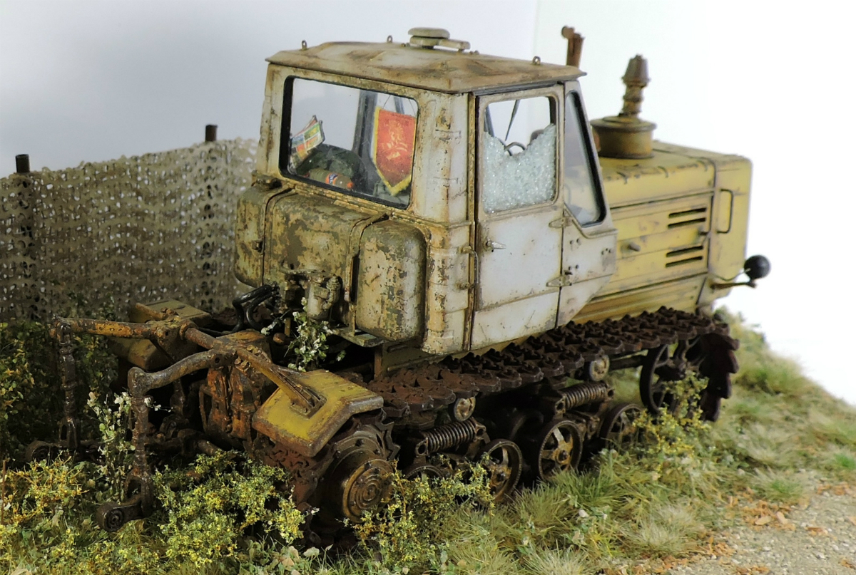 Dioramas and Vignettes: T-150 tractor, photo #10