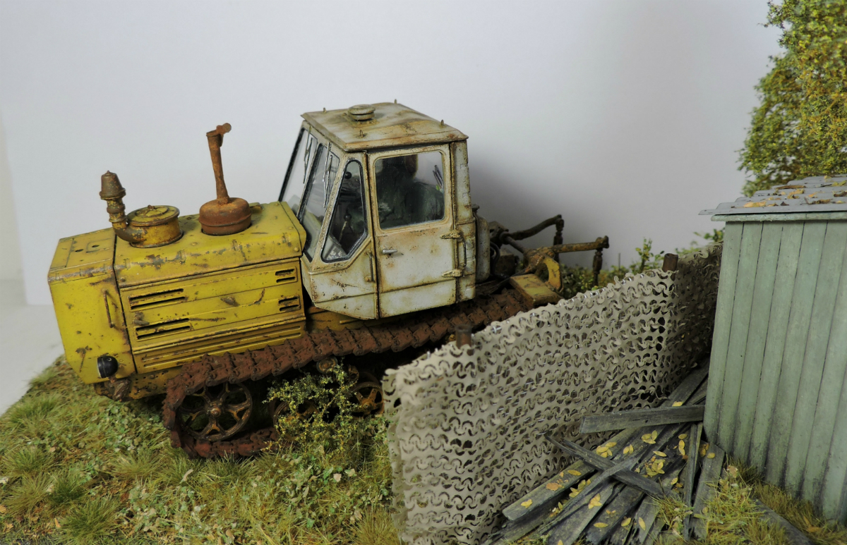 Dioramas and Vignettes: T-150 tractor, photo #7