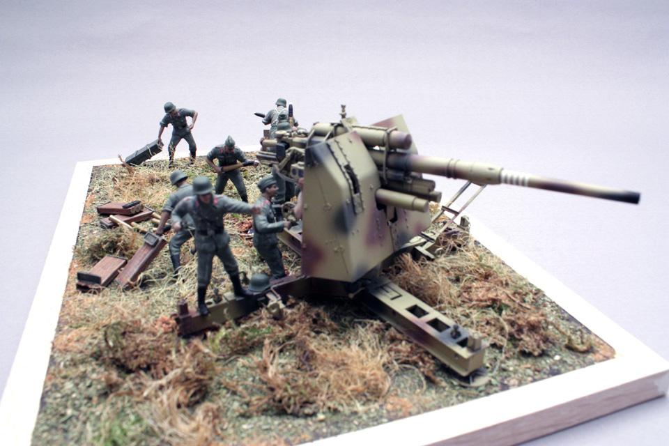 Dioramas and Vignettes: Tanks at left!, photo #1