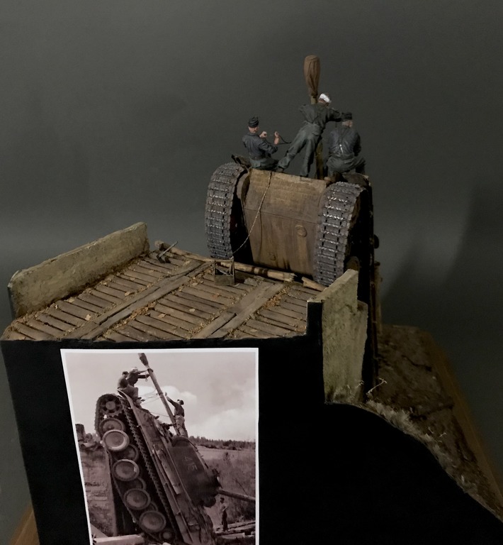 Dioramas and Vignettes: Sitting cat. Panther Ausf.G, photo #9