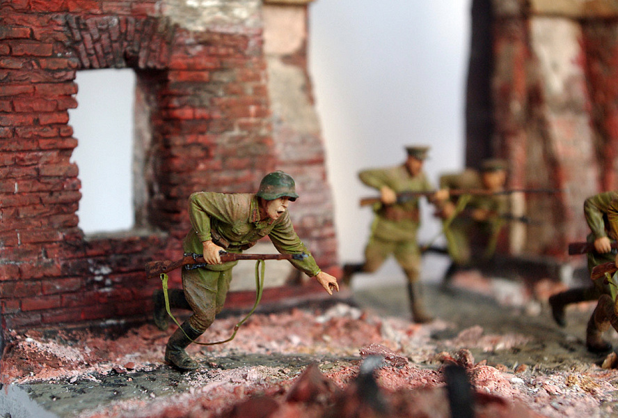 Dioramas and Vignettes: I'm the Fortress, photo #3
