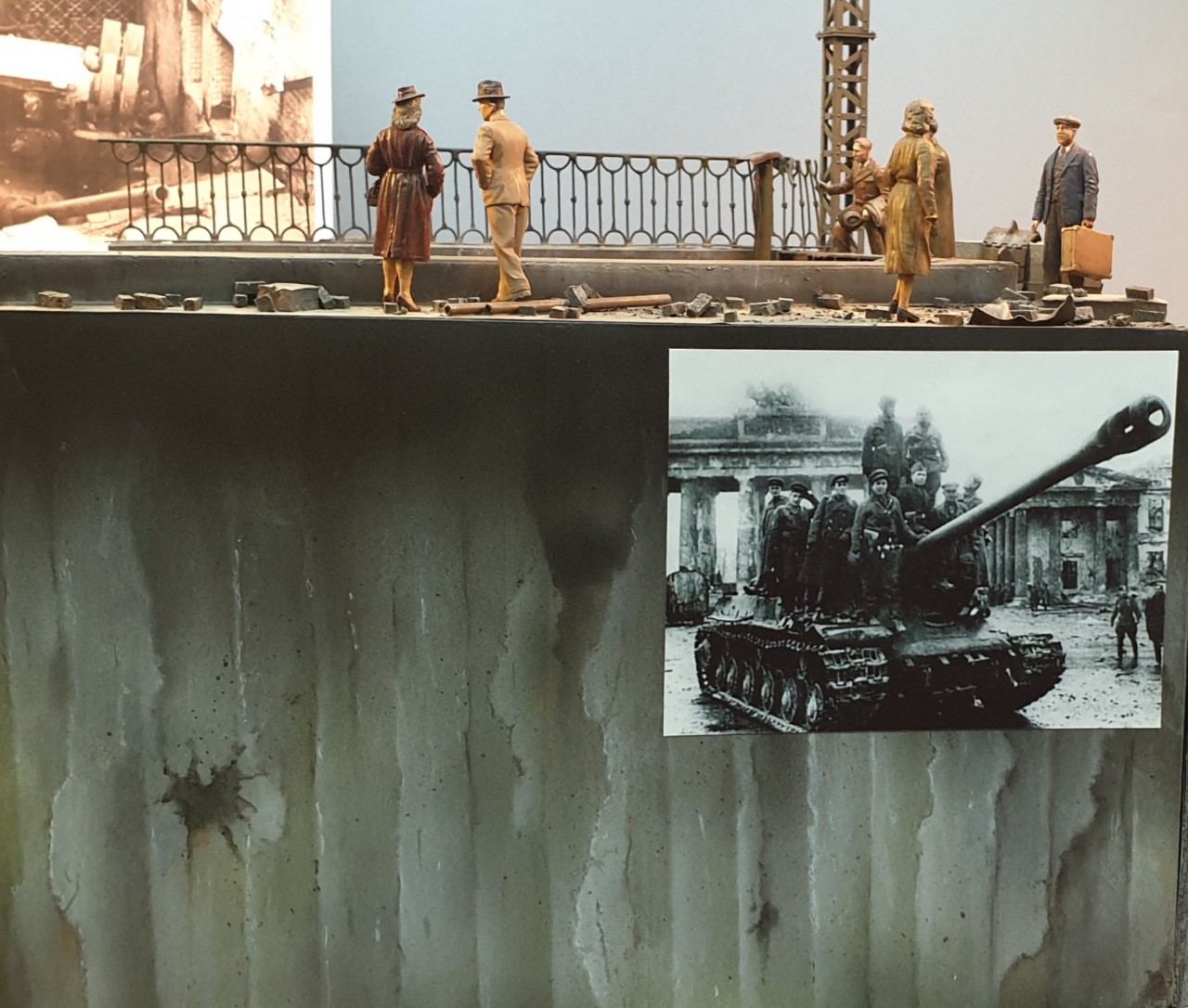 Dioramas and Vignettes: Berlin, Alexanderplatz, May 1945, photo #7