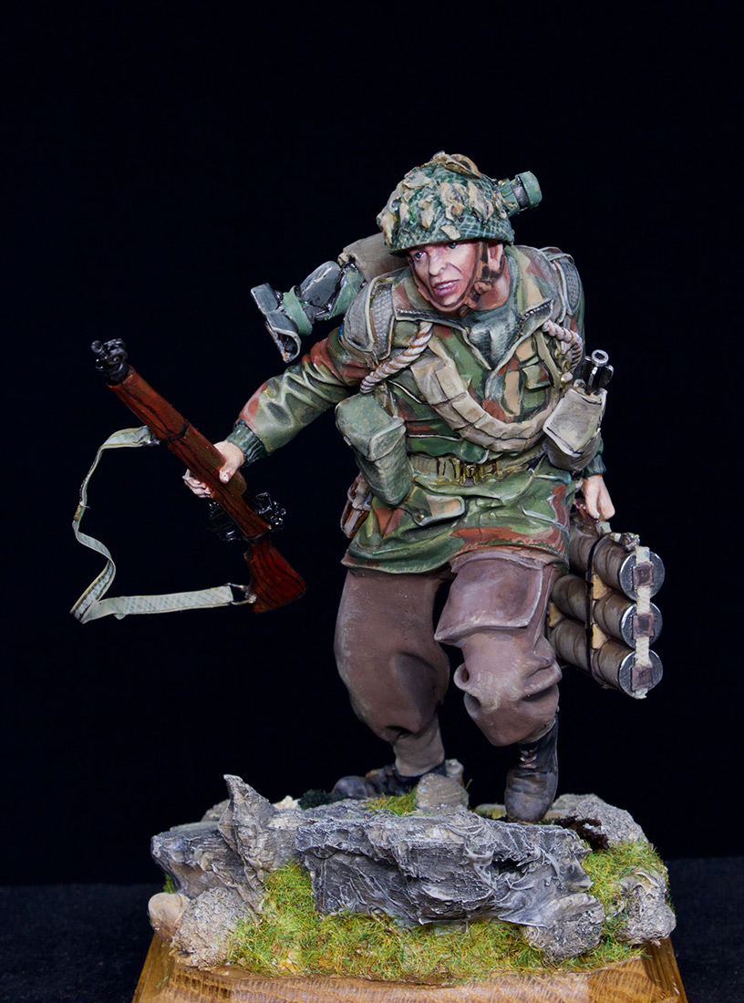 Figures: British paratrooper, photo #2