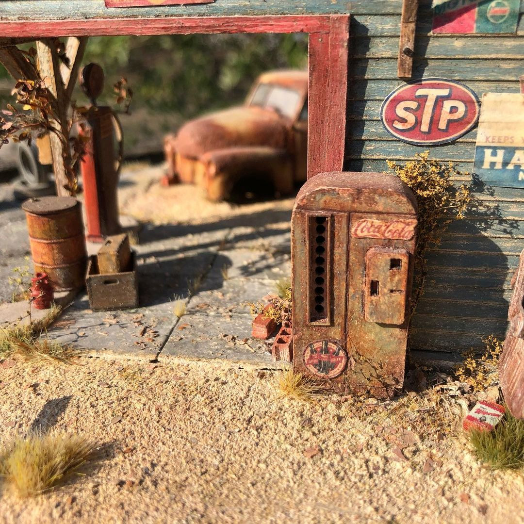 Dioramas and Vignettes: Gas station, photo #12