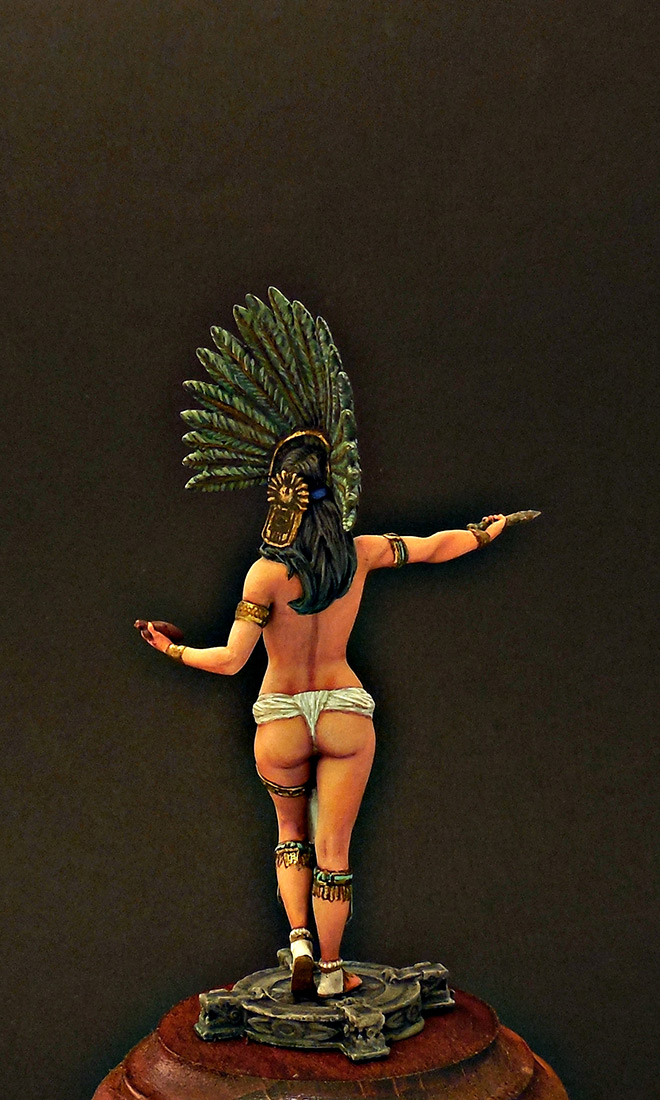 Figures: Mayan priestess, photo #3