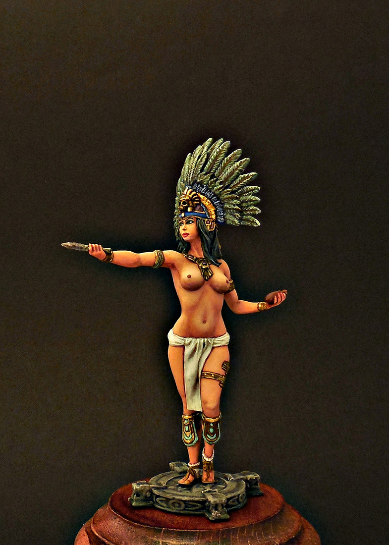 Figures: Mayan priestess, photo #6