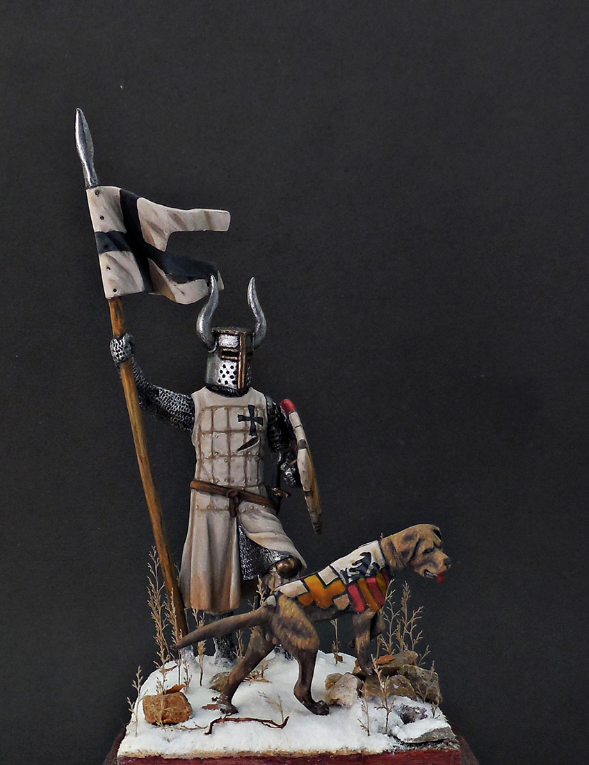 Figures: Teutonic knight, 12th AD, photo #1