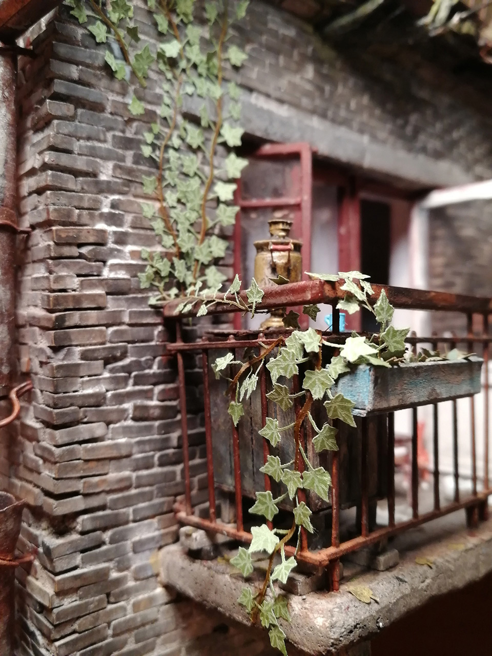 Dioramas and Vignettes: Old roof in the spring, photo #13