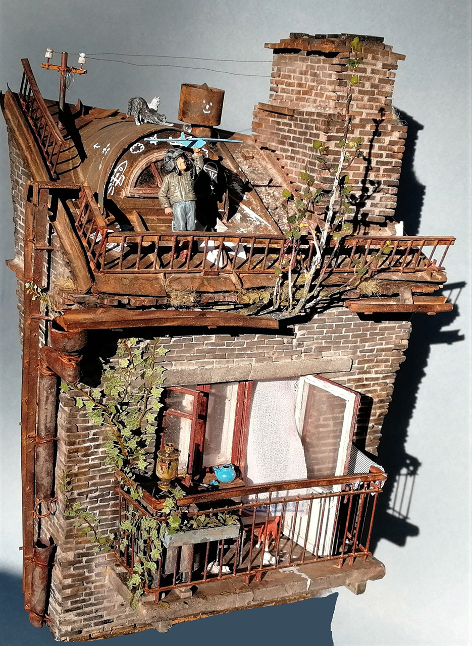 Dioramas and Vignettes: Old roof in the spring, photo #2