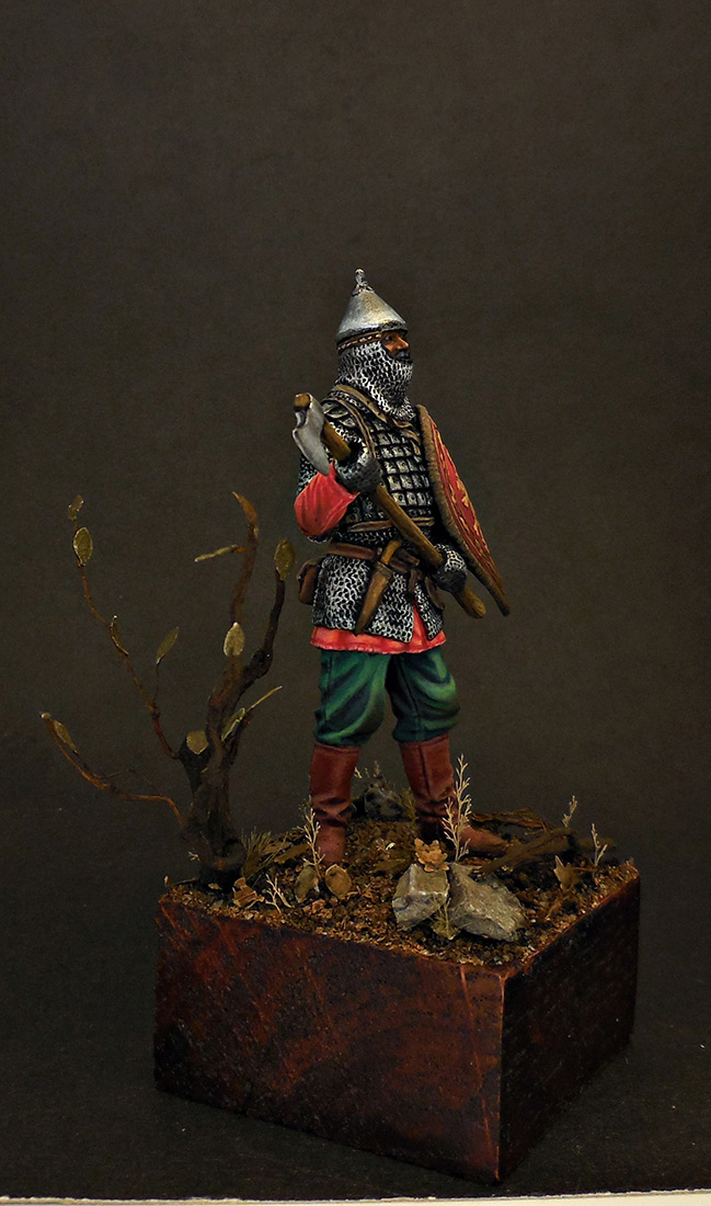 Figures: Russian warrior with axe, 14th cent., photo #5