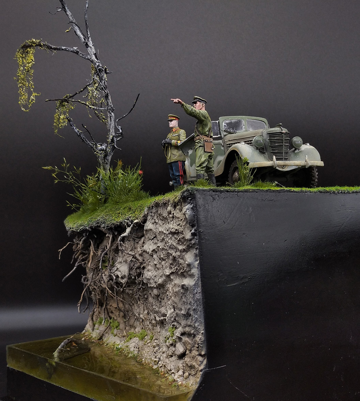 Dioramas and Vignettes: The Cliff, photo #2