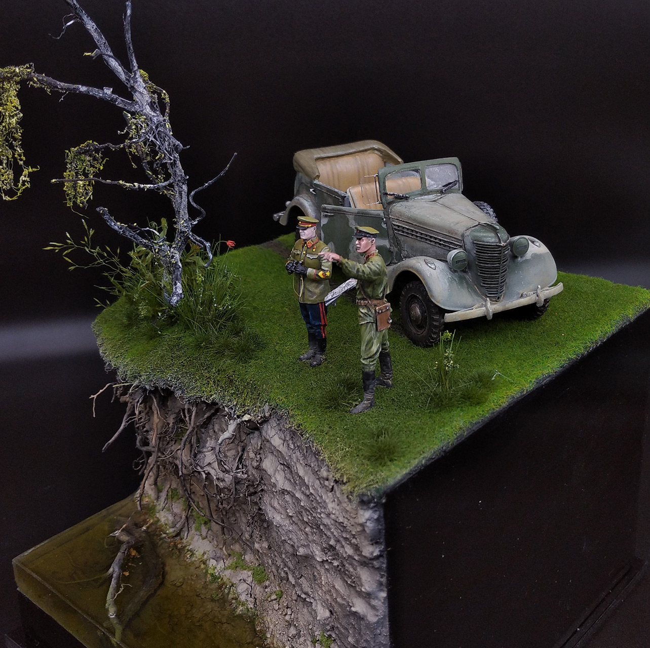 Dioramas and Vignettes: The Cliff, photo #3