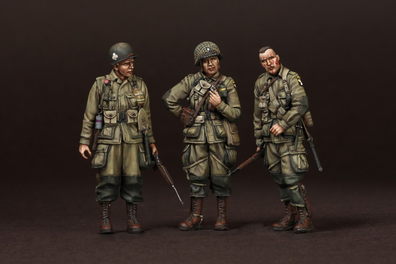 Figures: U.S. Army Airborne Officers, 1944, photo #1