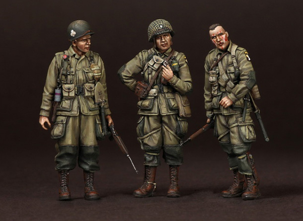 Figures: U.S. Army Airborne Officers, 1944