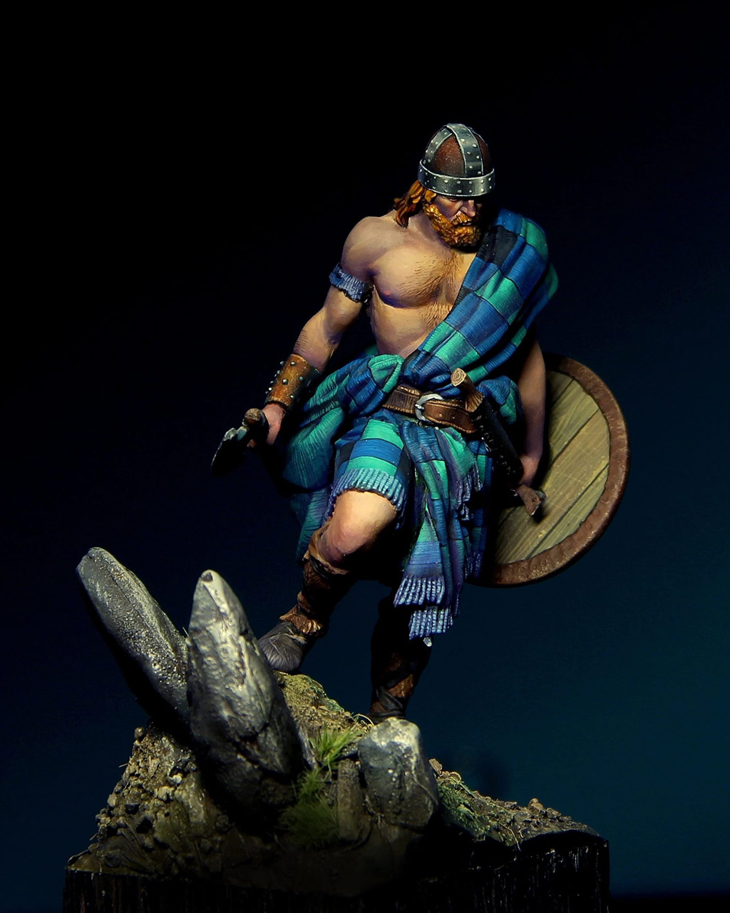 Figures: Scottish warrior, 12th cent., photo #2