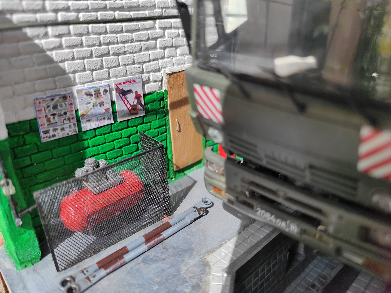 Dioramas and Vignettes: In the garage, photo #10