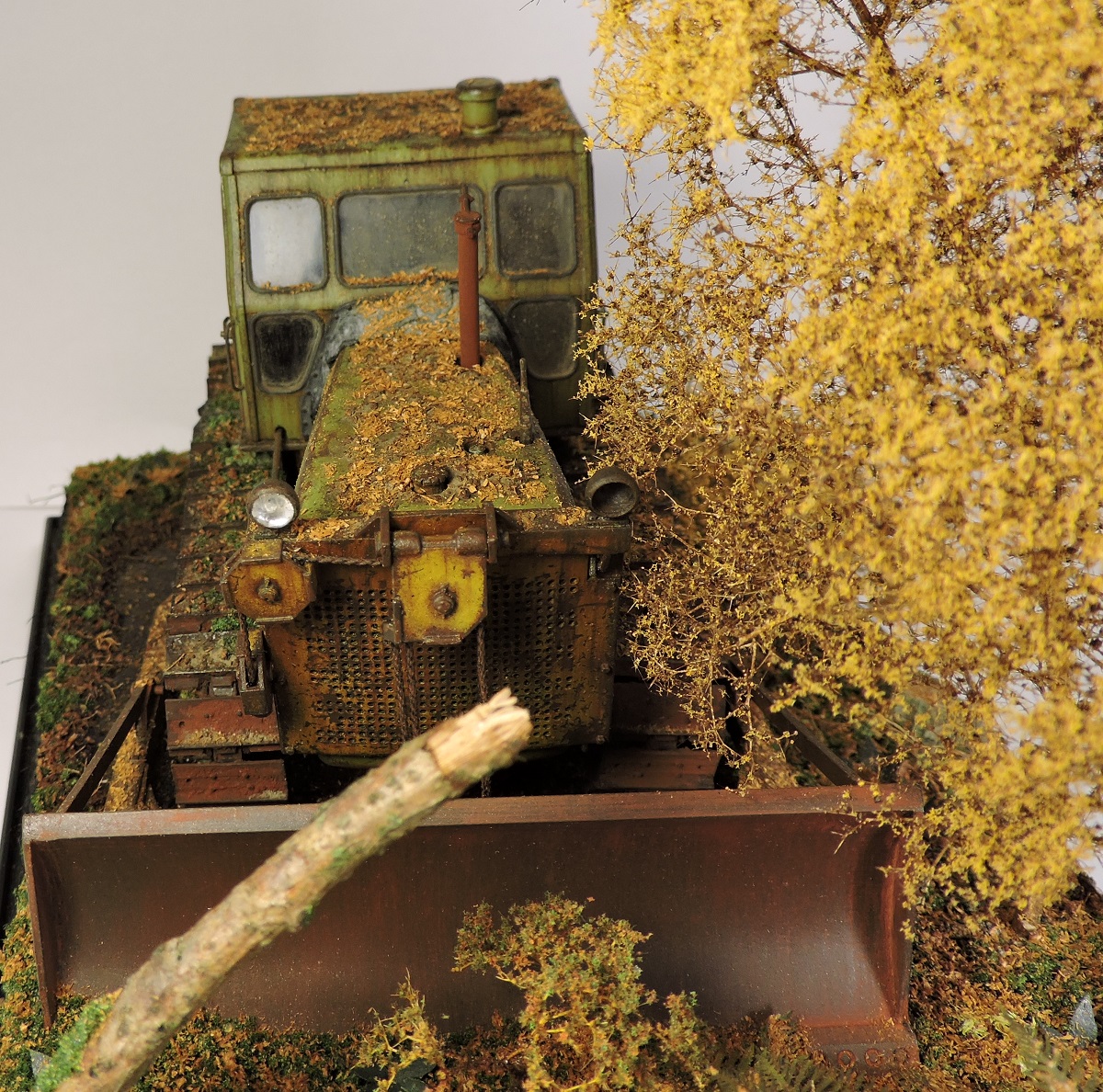 Dioramas and Vignettes: T-100M tractor, photo #12