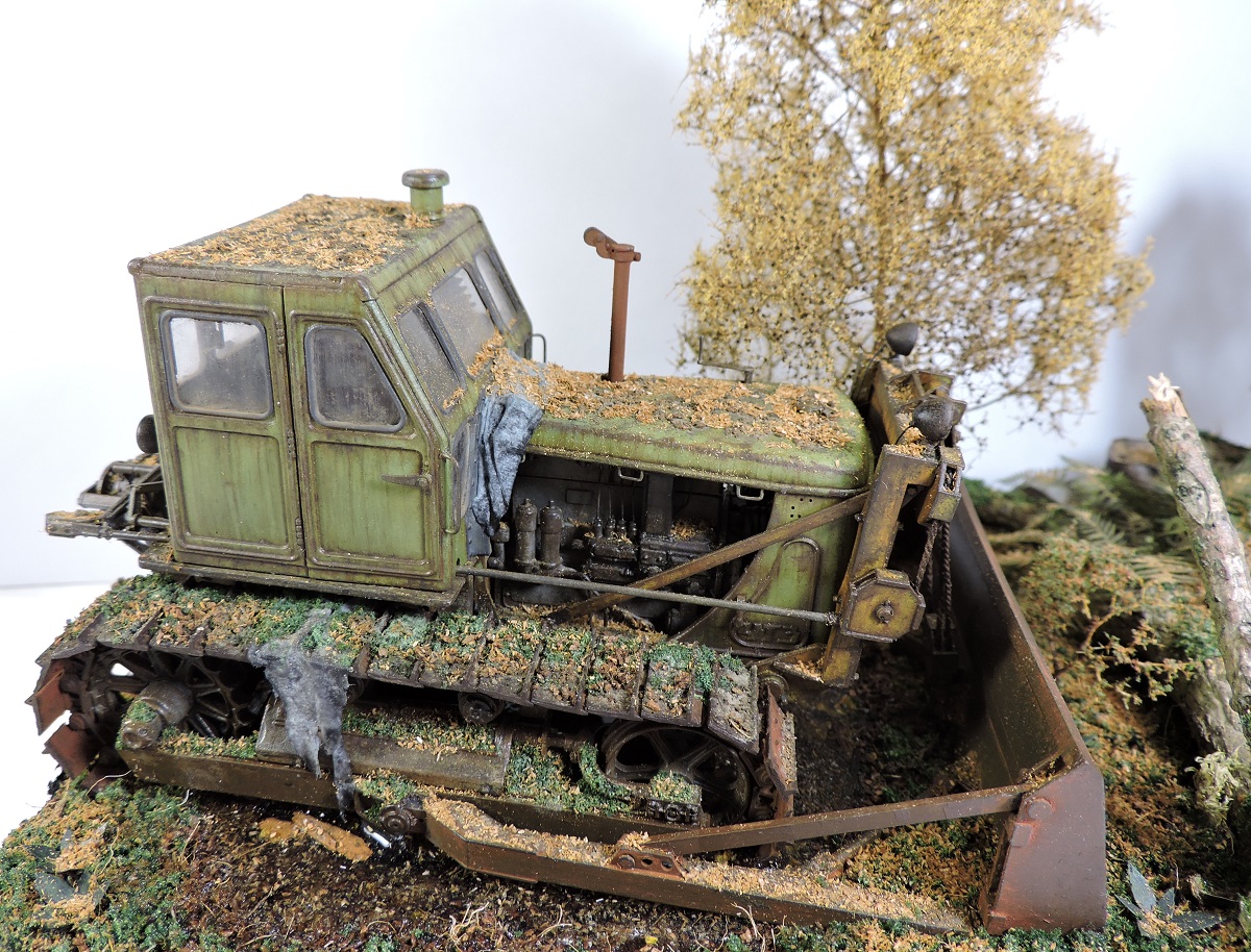 Dioramas and Vignettes: T-100M tractor, photo #2