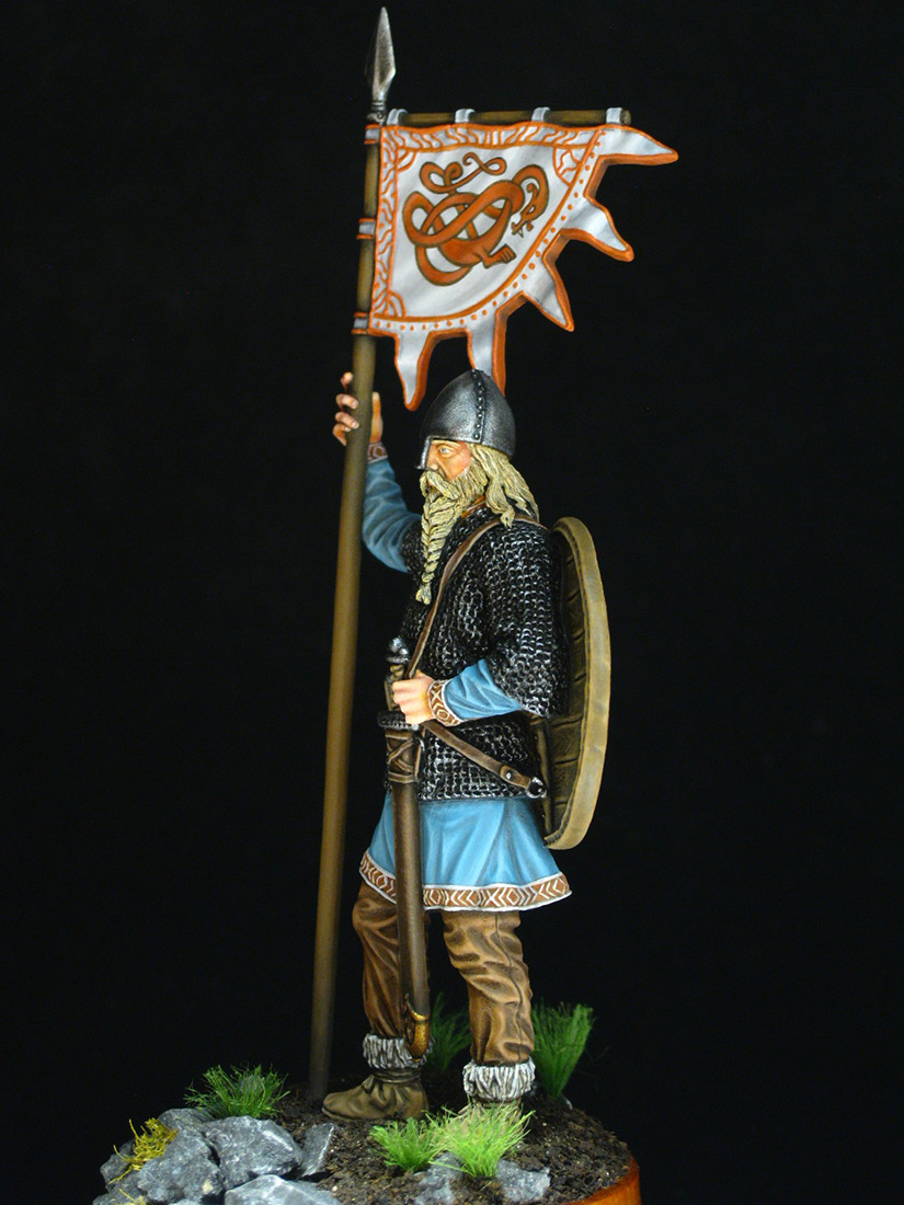 Figures: Viking with standard, 9-10th AD, photo #4
