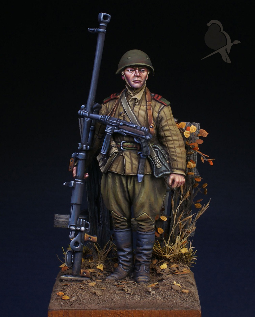 Figures: Junior Sergeant with PTRD, photo #1