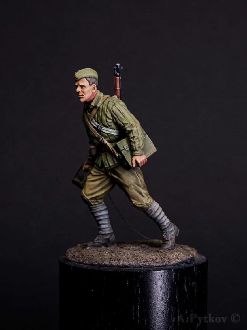 Figures: Red Army signal trooper, 1943-45, photo #3