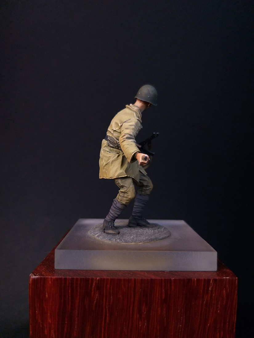 Figures: Soviet infantryman with PPS and F1, photo #4